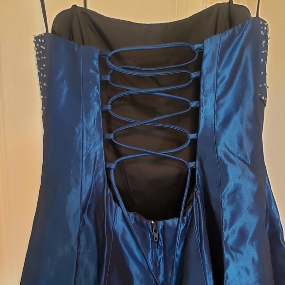 Cache gown - Picture 3 of 6